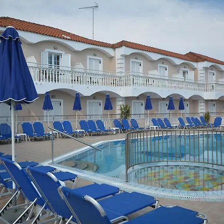 Kostas Studios Hotel *